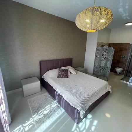 Sea-View Apartment In Marsalforn Exterior photo